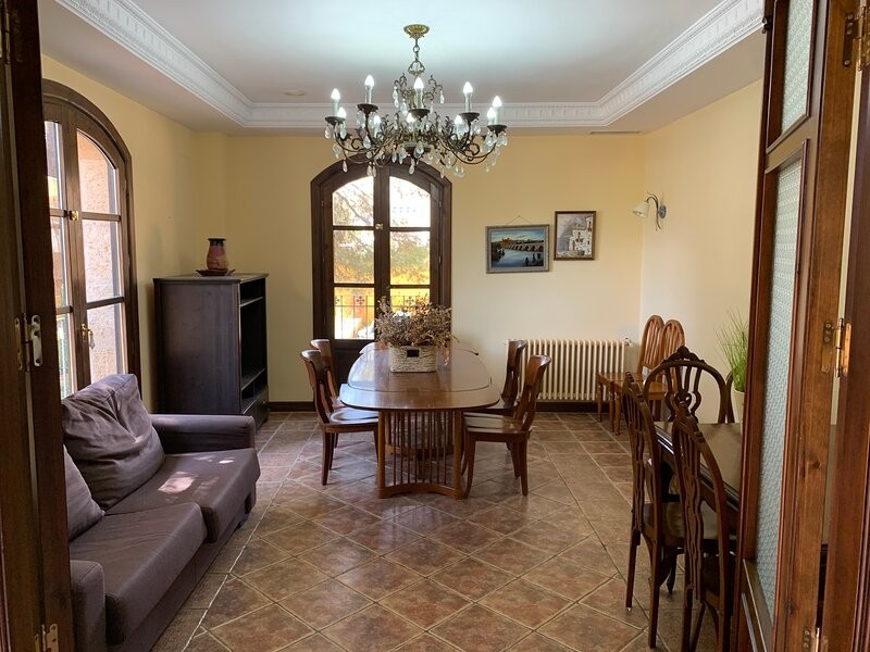 gallery image 3 of 