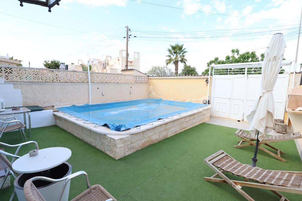 gallery image 1 of 