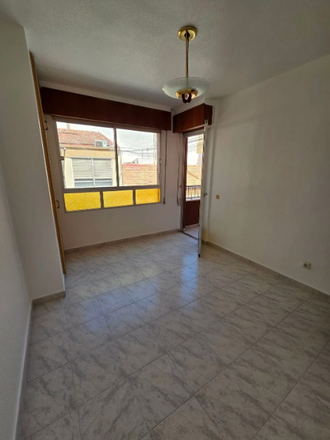 gallery image 4 of Spacious 3-Bedroom Apartment in Torrevieja