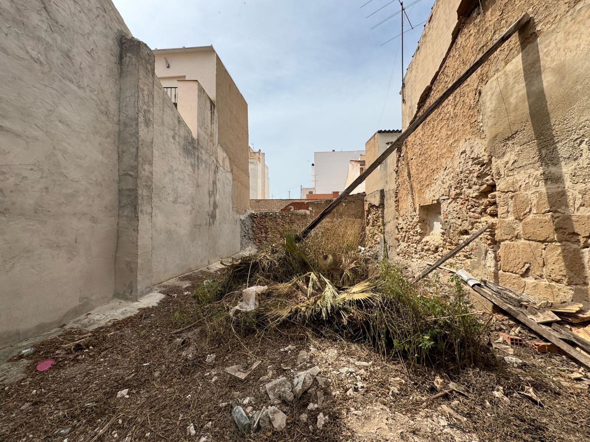 gallery image 1 of 90 m² Urban Plot in Central Torrevieja