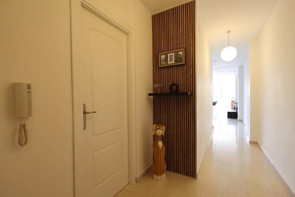 gallery image 1 of Modern 3-Bed Apartment Near Torrevieja Port