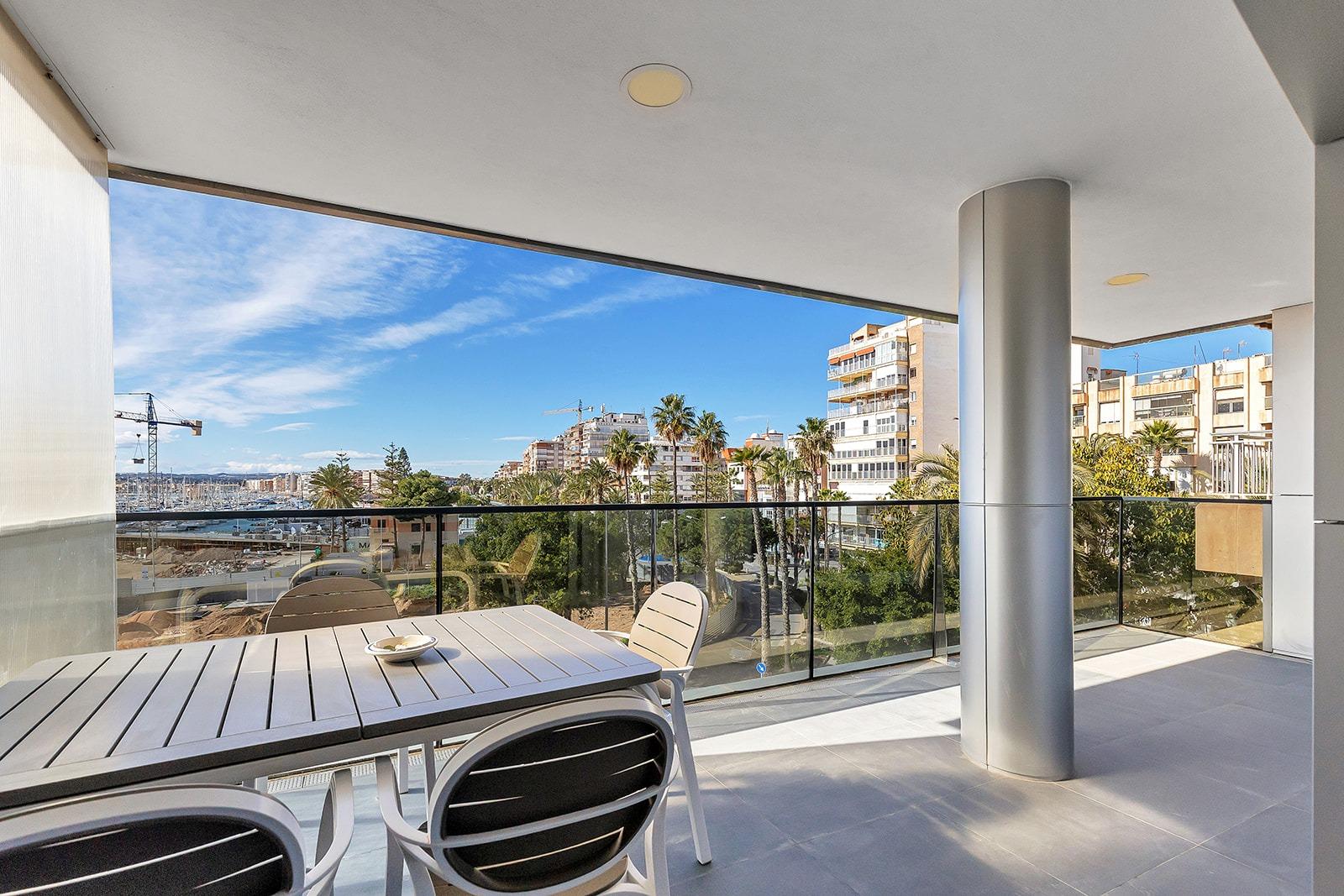 gallery image 1 of Erstklassige Lage im neuen Hafen