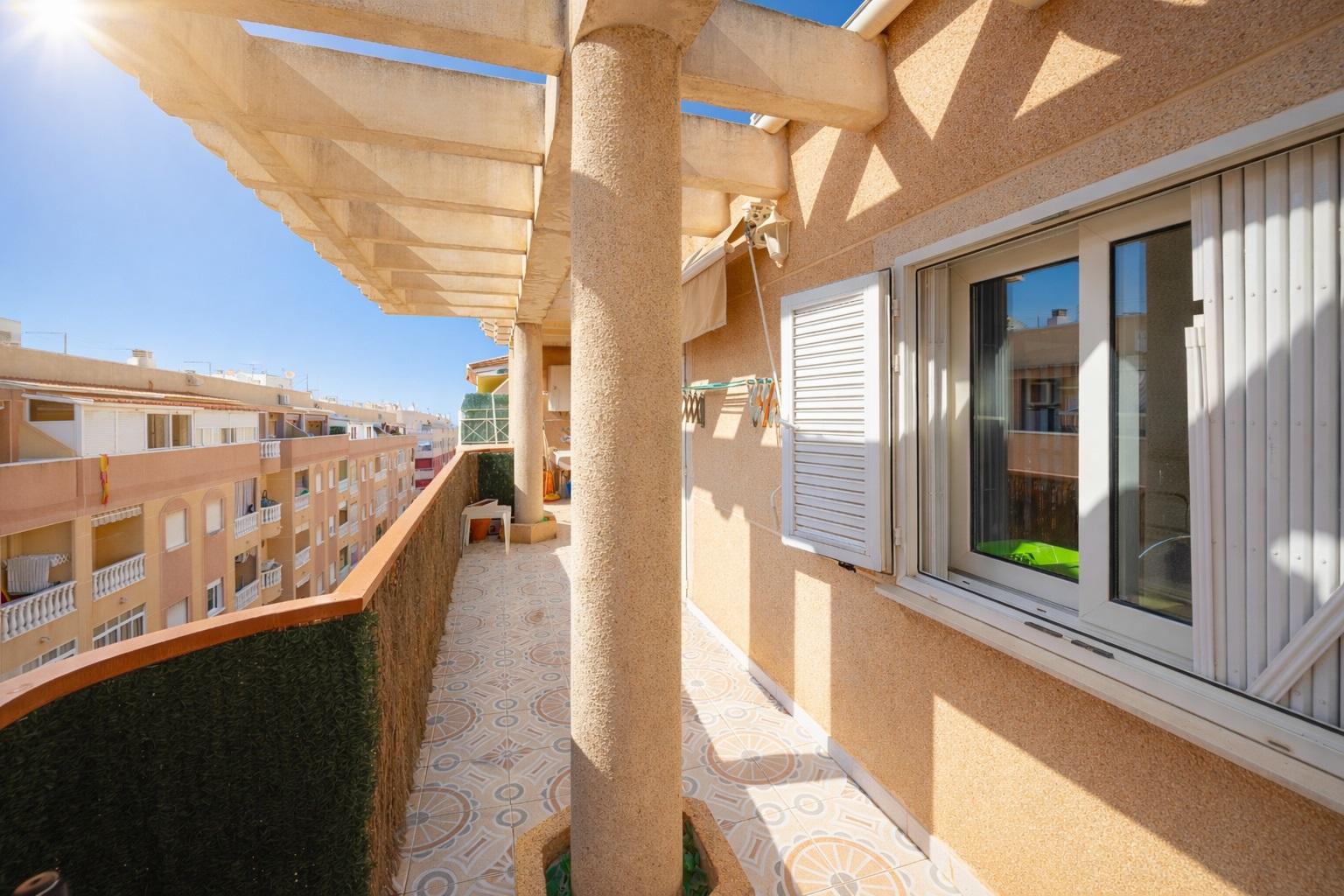 gallery image 1 of Elegant Penthouse in Torrevieja with Solarium