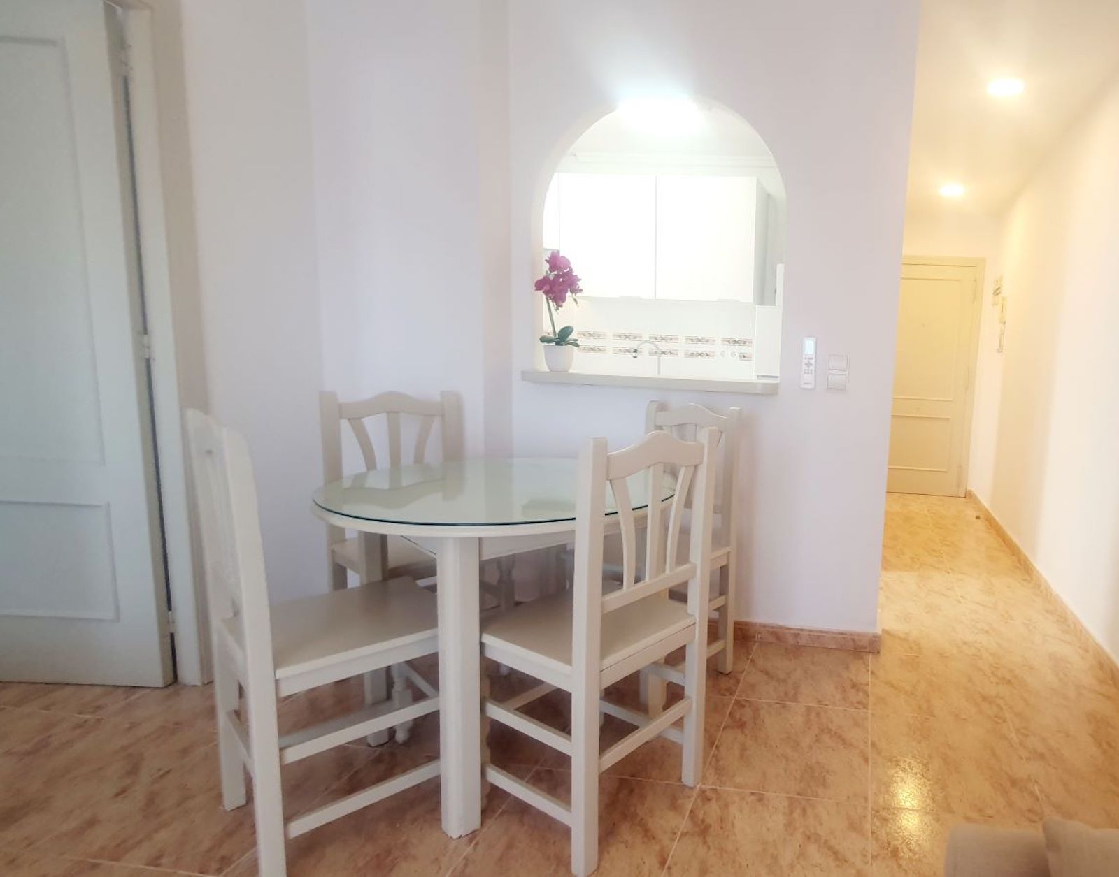 gallery image 4 of Renovated Penthouse in Torrevieja, 300m from Sea