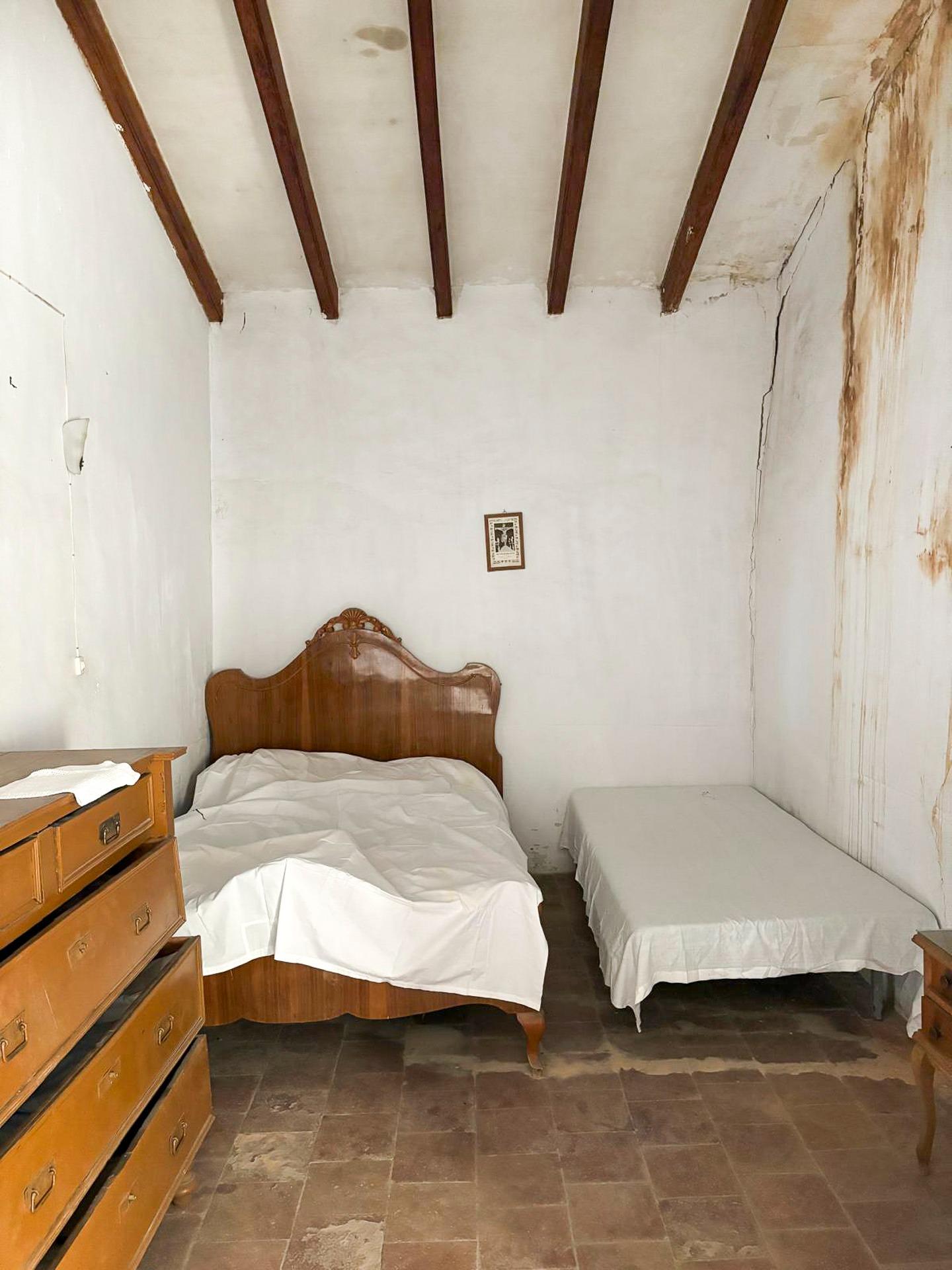 gallery image 3 of Central Townhouse in Alfaz del Pi for Renovation