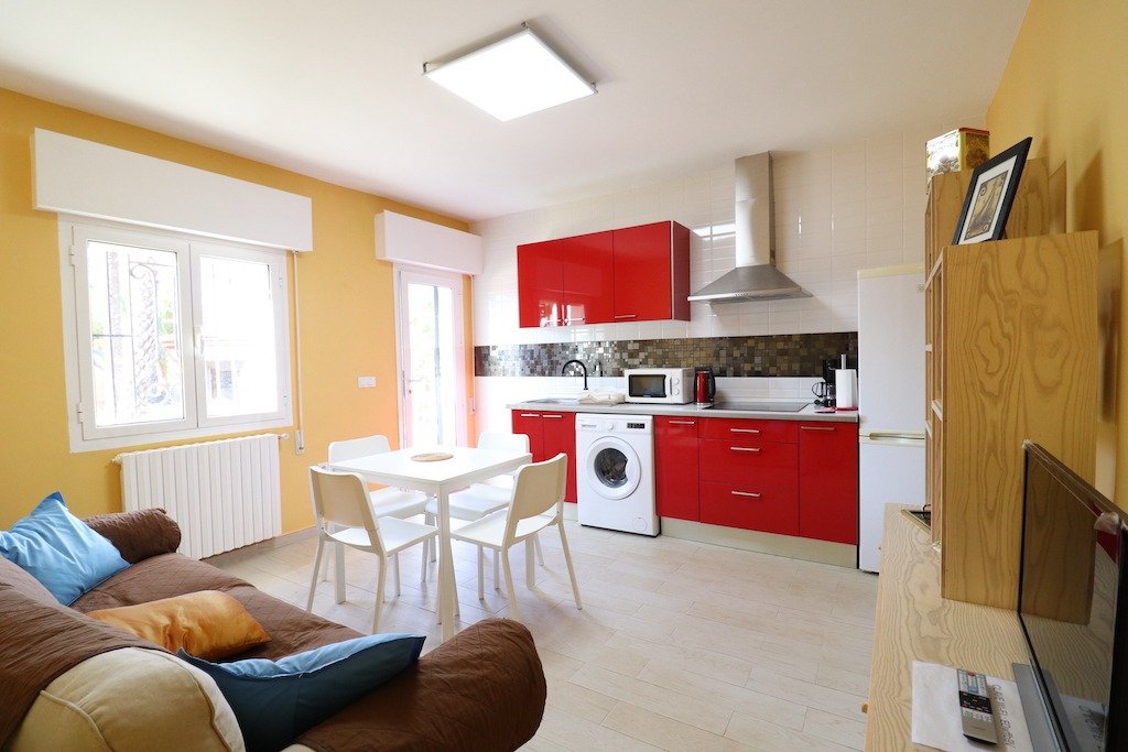 gallery image 4 of Elegant 5-Bedroom Villa in El Chaparral