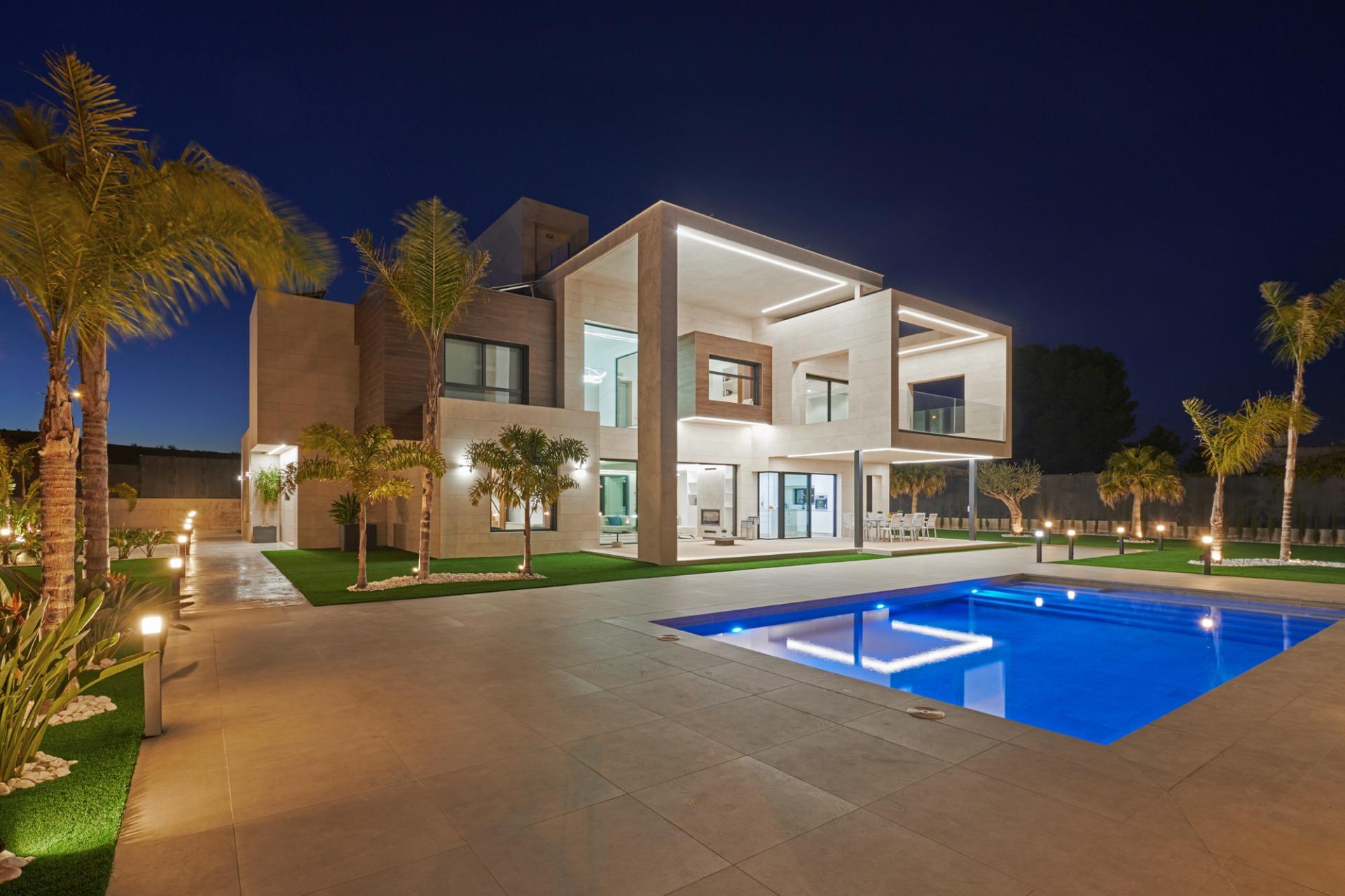 gallery image 1 of Luxury 7-Bedroom Villa in Los Conejos