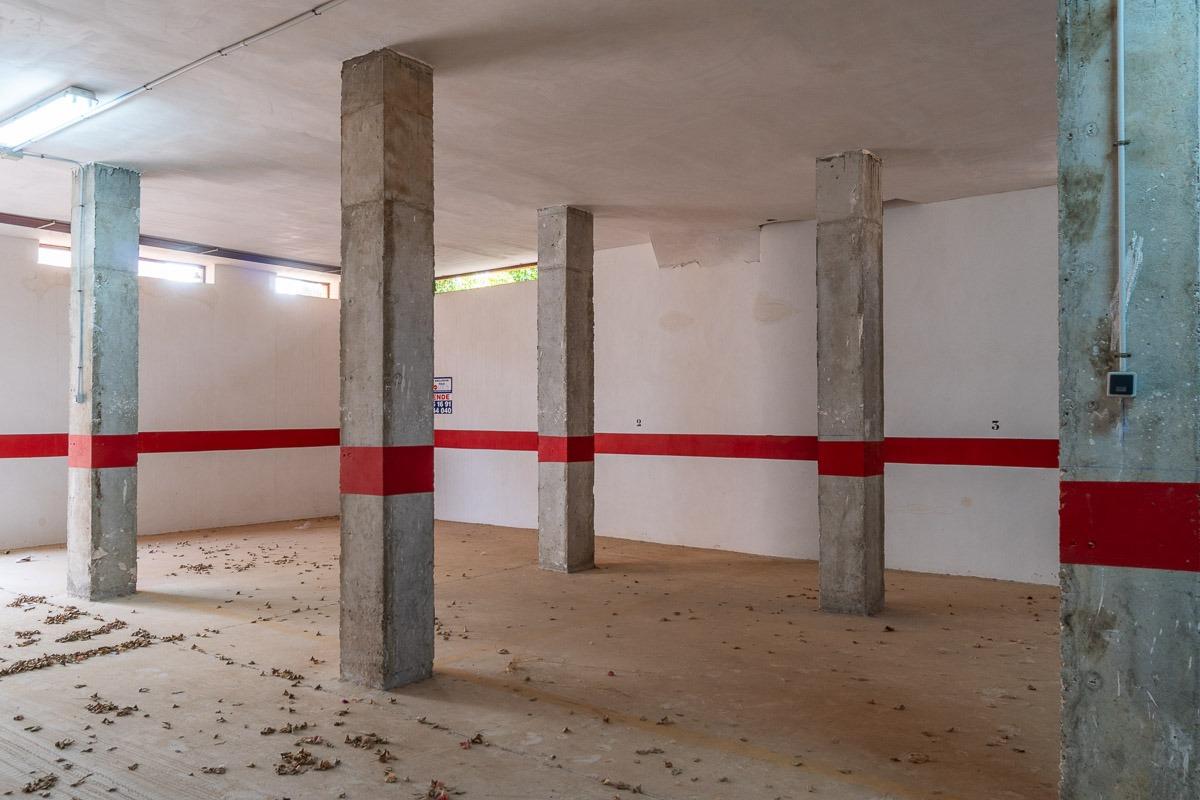 gallery image 2 of Spacious Parking Space in Cabo Roig