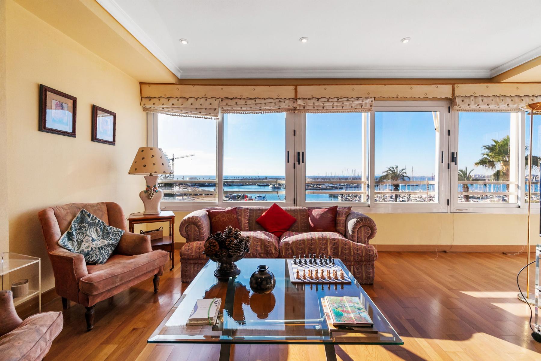 gallery image 1 of Spacious Seafront Apartment in Torrevieja