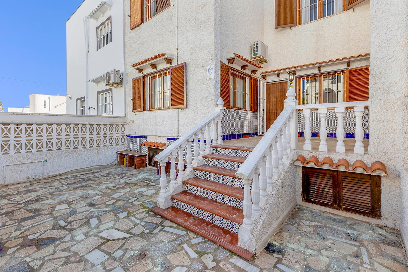 Townhouse in Residencial Calas Blancas – 6 Bedrooms - Only 500m from Playa del Cura 🏖️