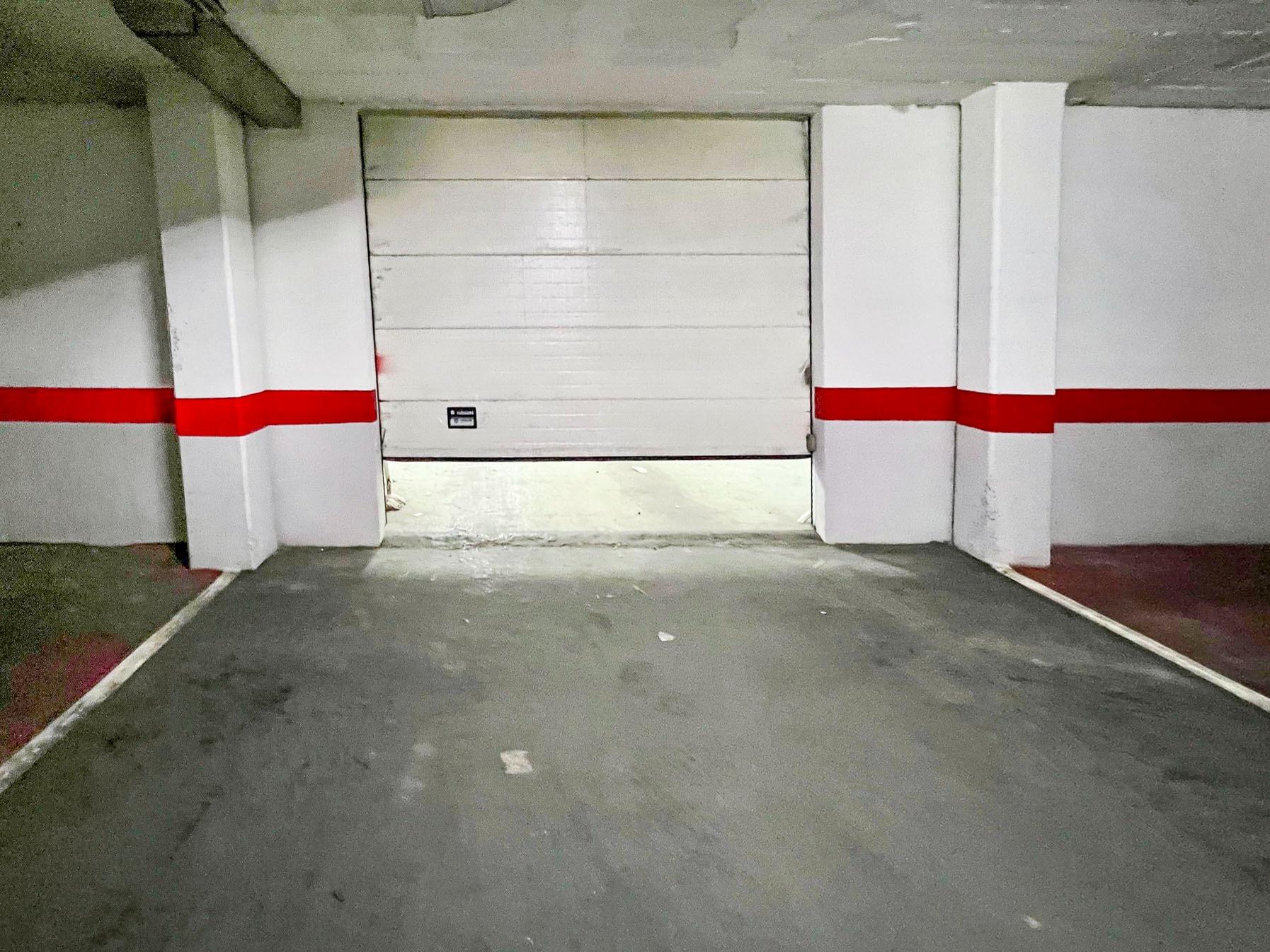 gallery image 1 of Spacious Central Warehouse in Alfaz del Pi