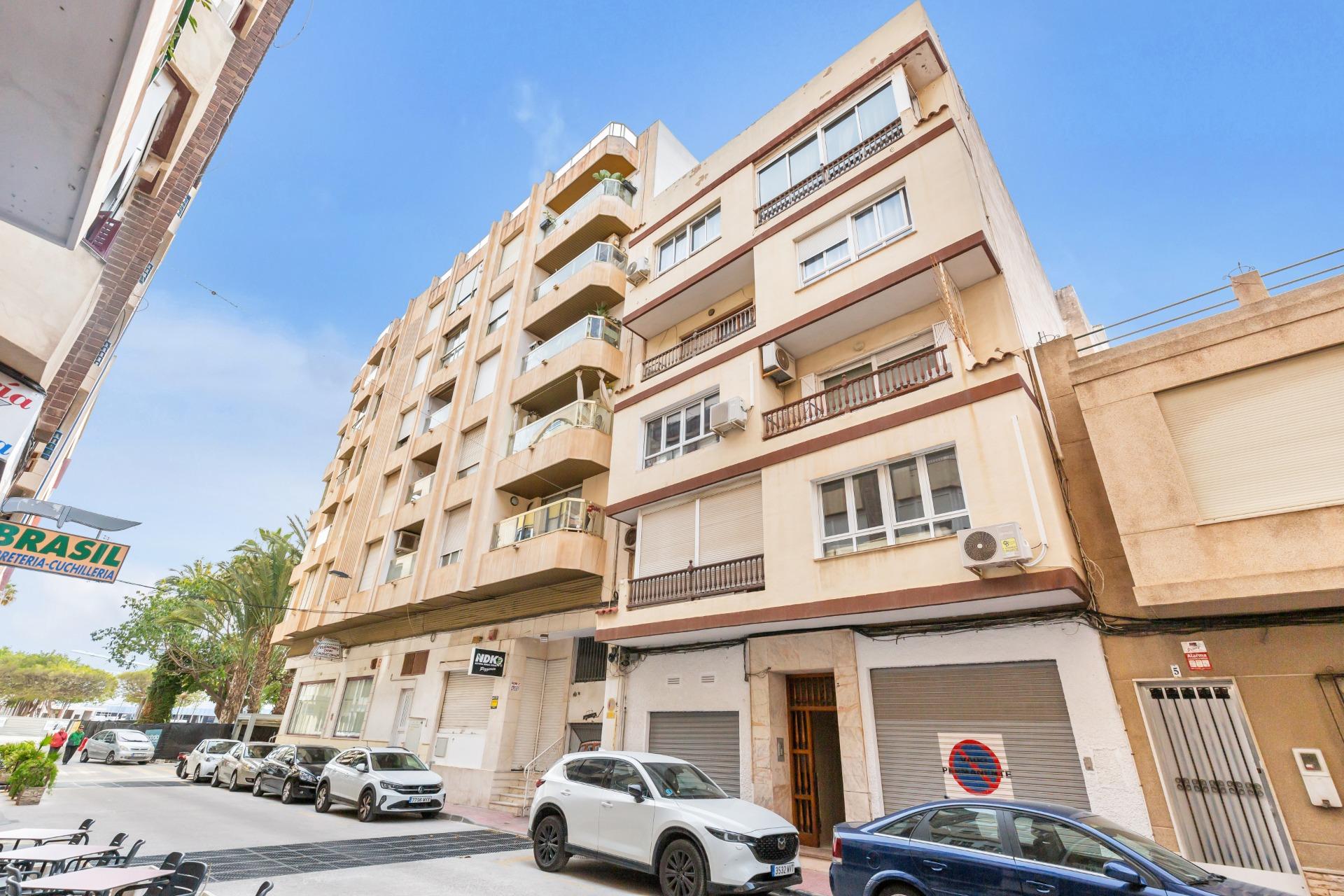 gallery image 1 of 3-bedroom apartment in the heart of Torrevieja, next to the seafront and new marina