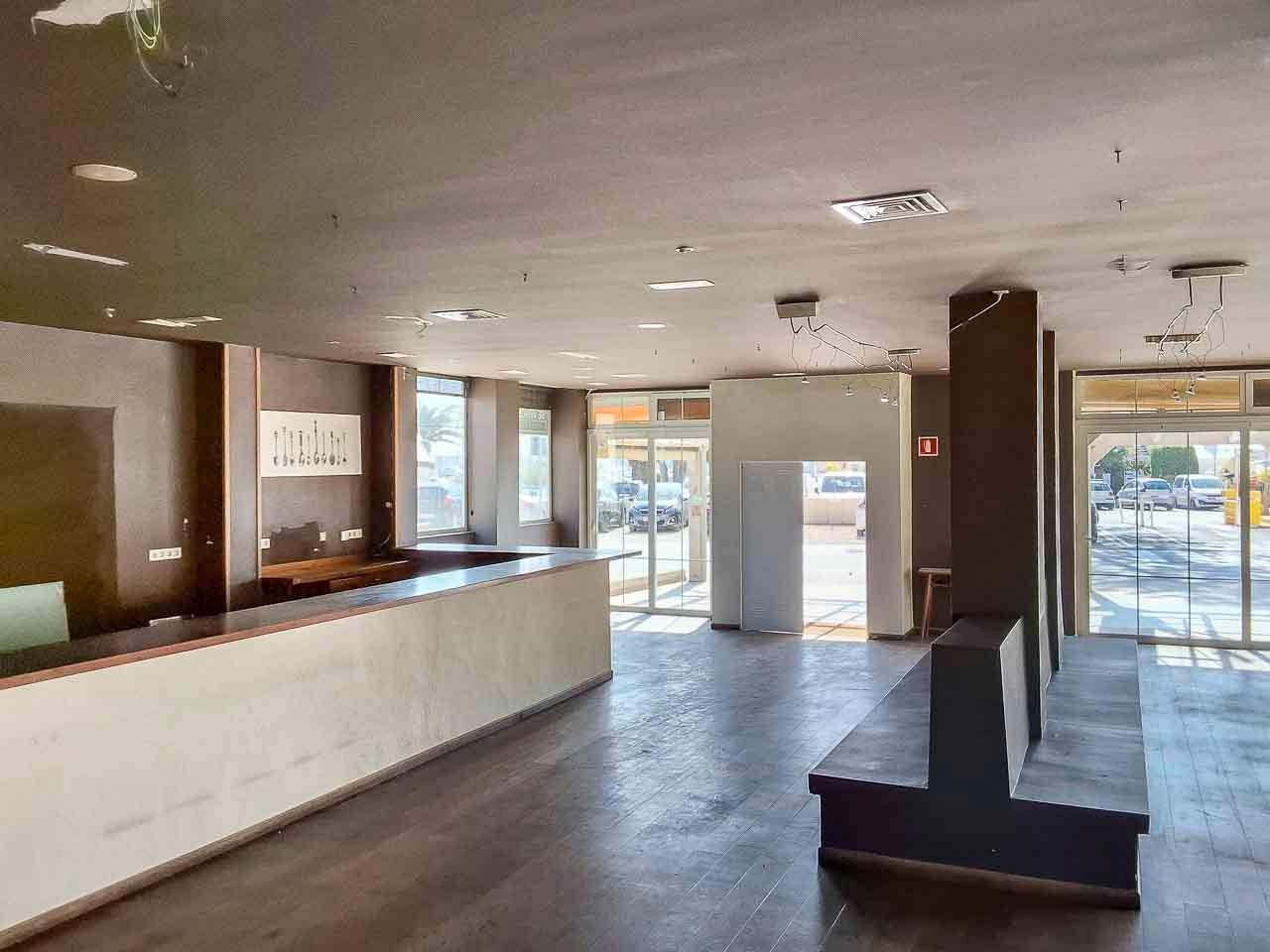 gallery image 2 of Prime Commercial Unit in Altea