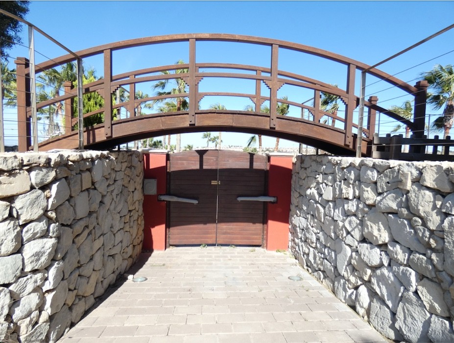 gallery image 4 of 