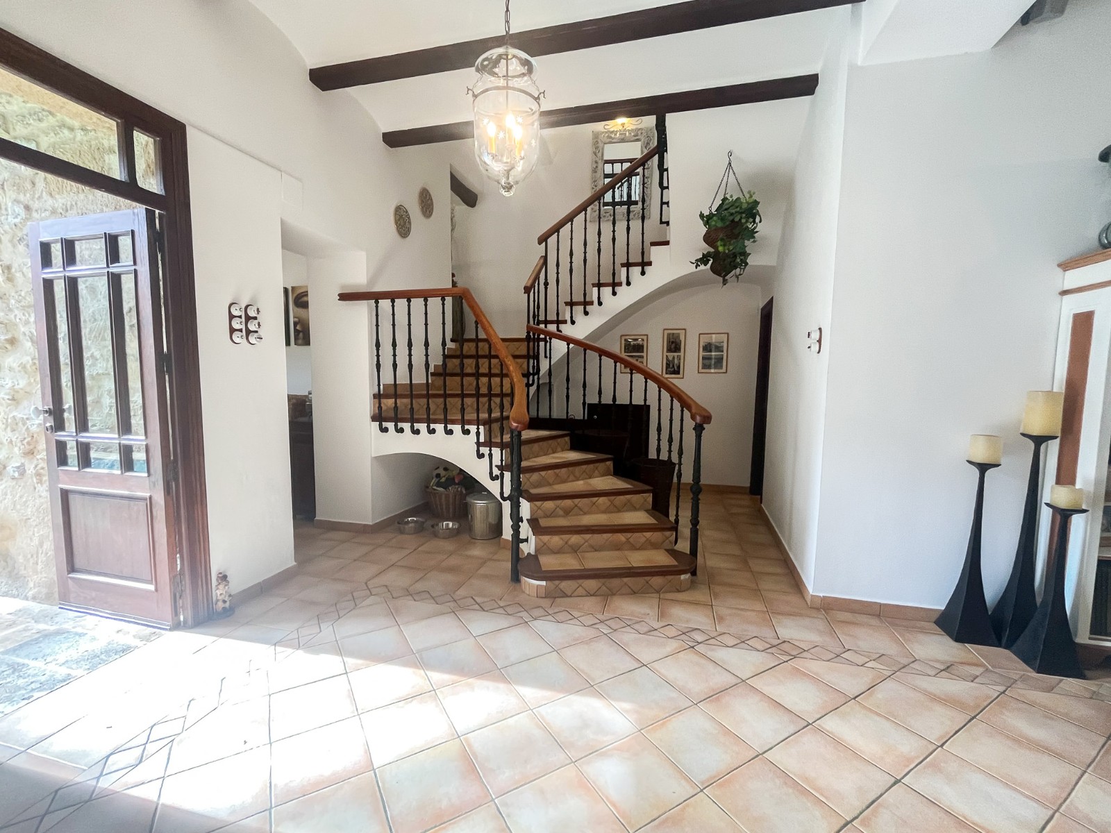 gallery image 1 of 