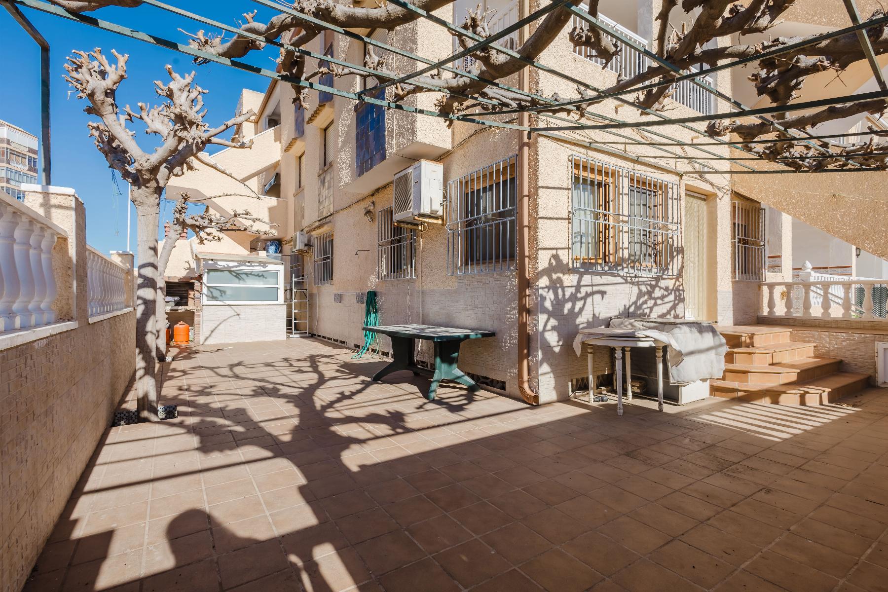 gallery image 1 of Charming Bungalow with Private Garden, La Mata