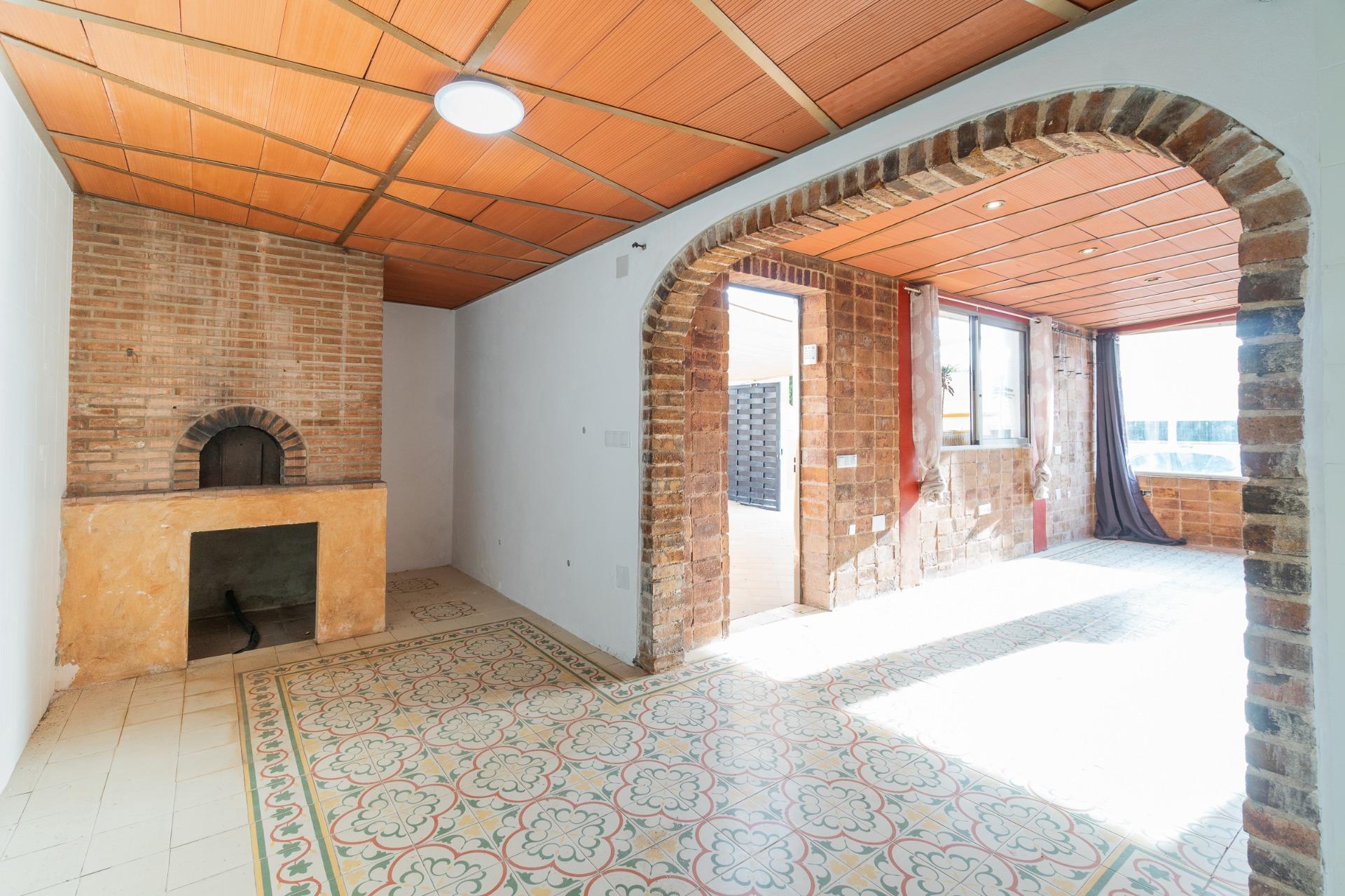 gallery image 2 of Versatile Villa with Two Homes & Pool