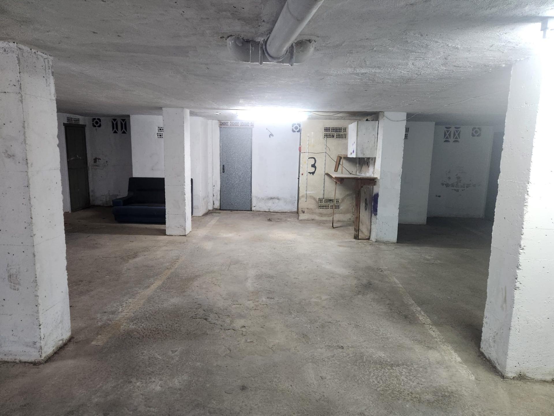 gallery image 1 of Garage space opportunity in Playa del Cura