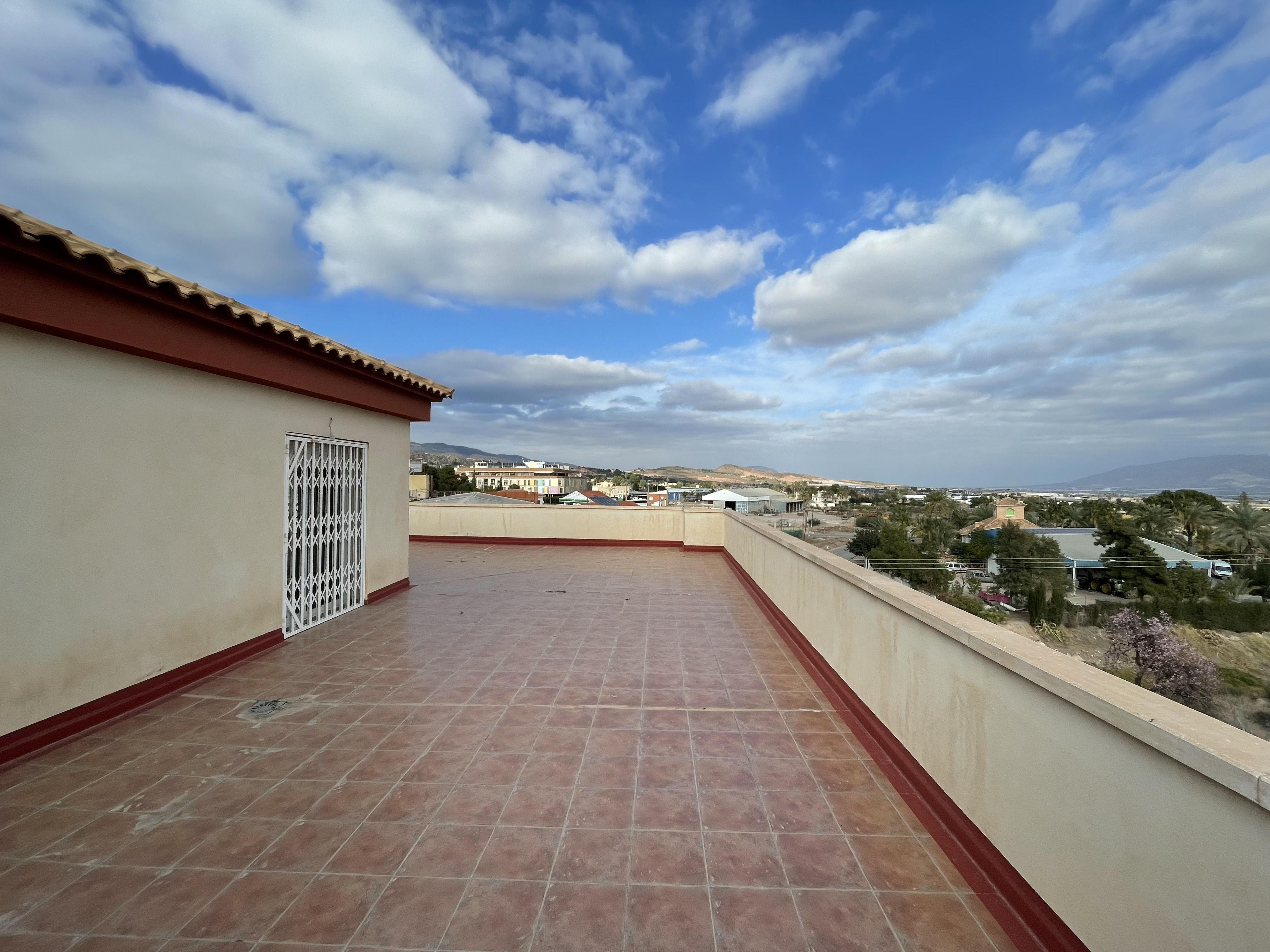 gallery image 1 of Charming Penthouse with Large Terrace in Totana