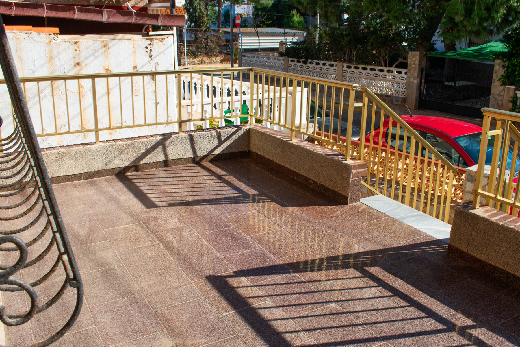 gallery image 3 of 