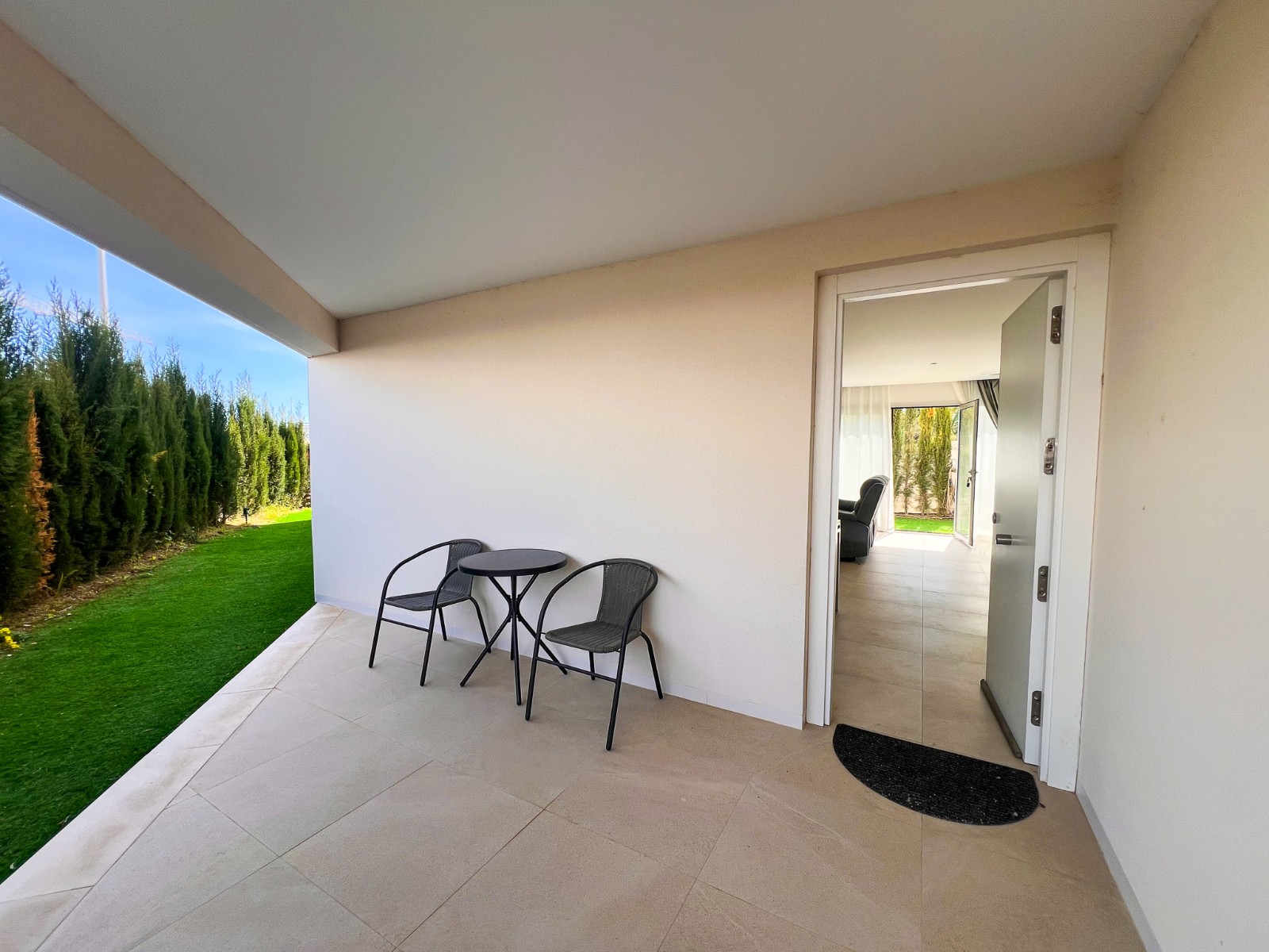 gallery image 1 of 