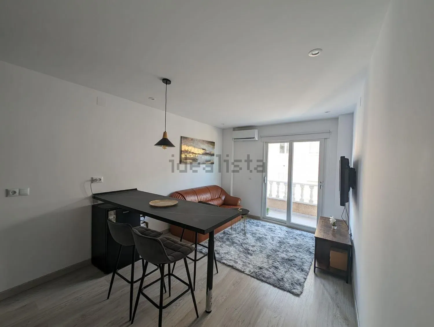 gallery image 3 of Nowoczesny Apartament z Widokiem na Morze w Torrevieja