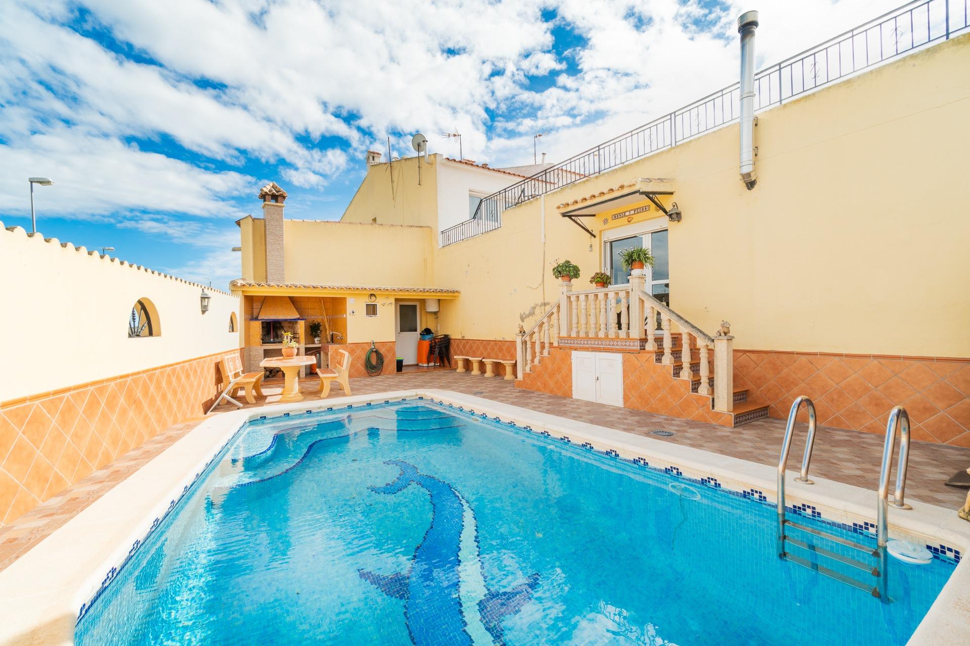 gallery image 1 of Villa de Luxe avec Piscine à Torremendo