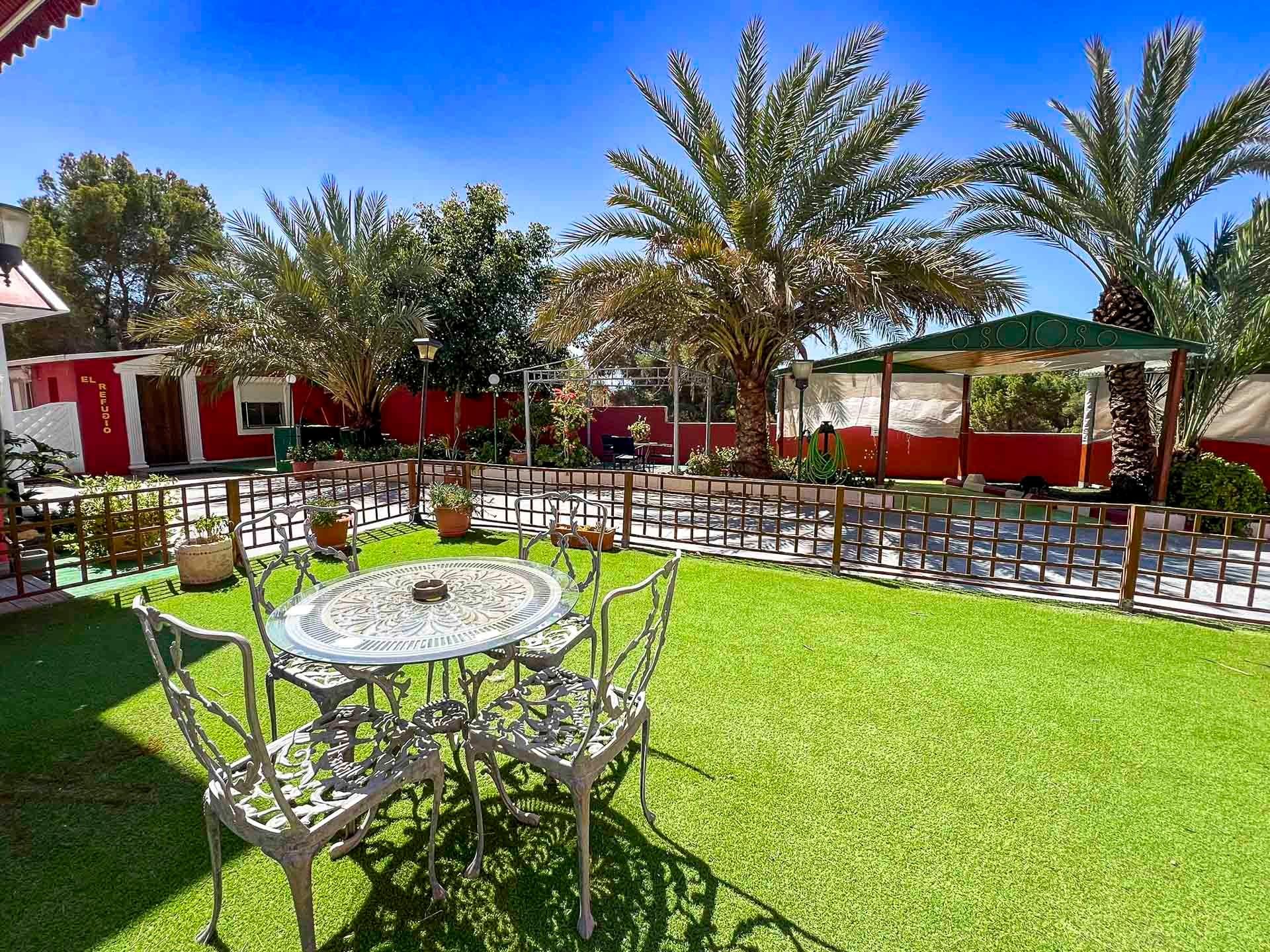 gallery image 2 of Exclusive Estate with 4 Apartments near Sierra Helada