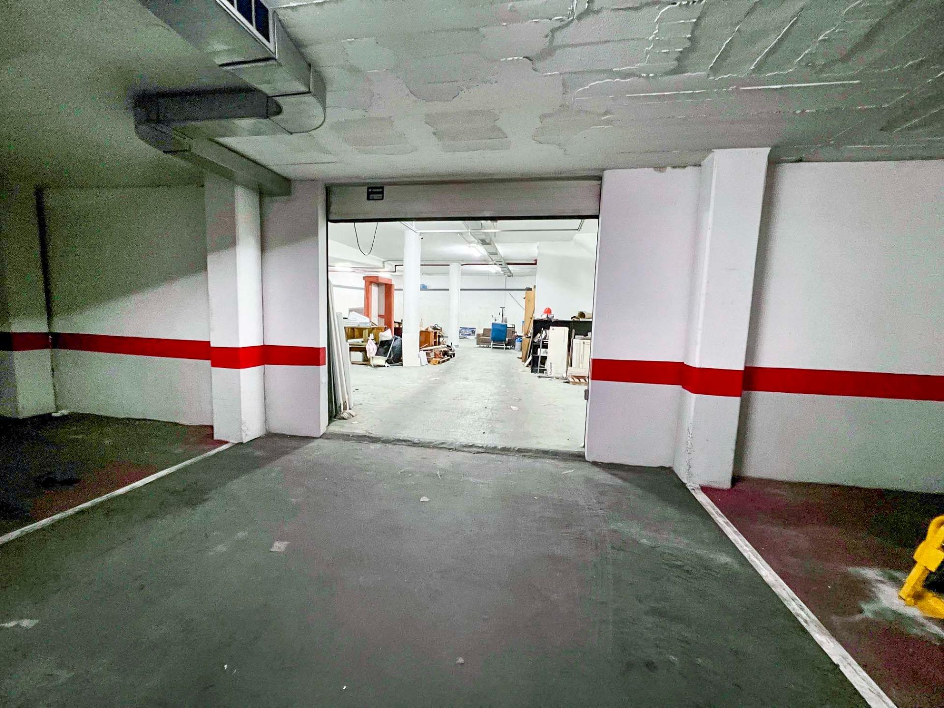 gallery image 3 of Spacious Central Warehouse in Alfaz del Pi