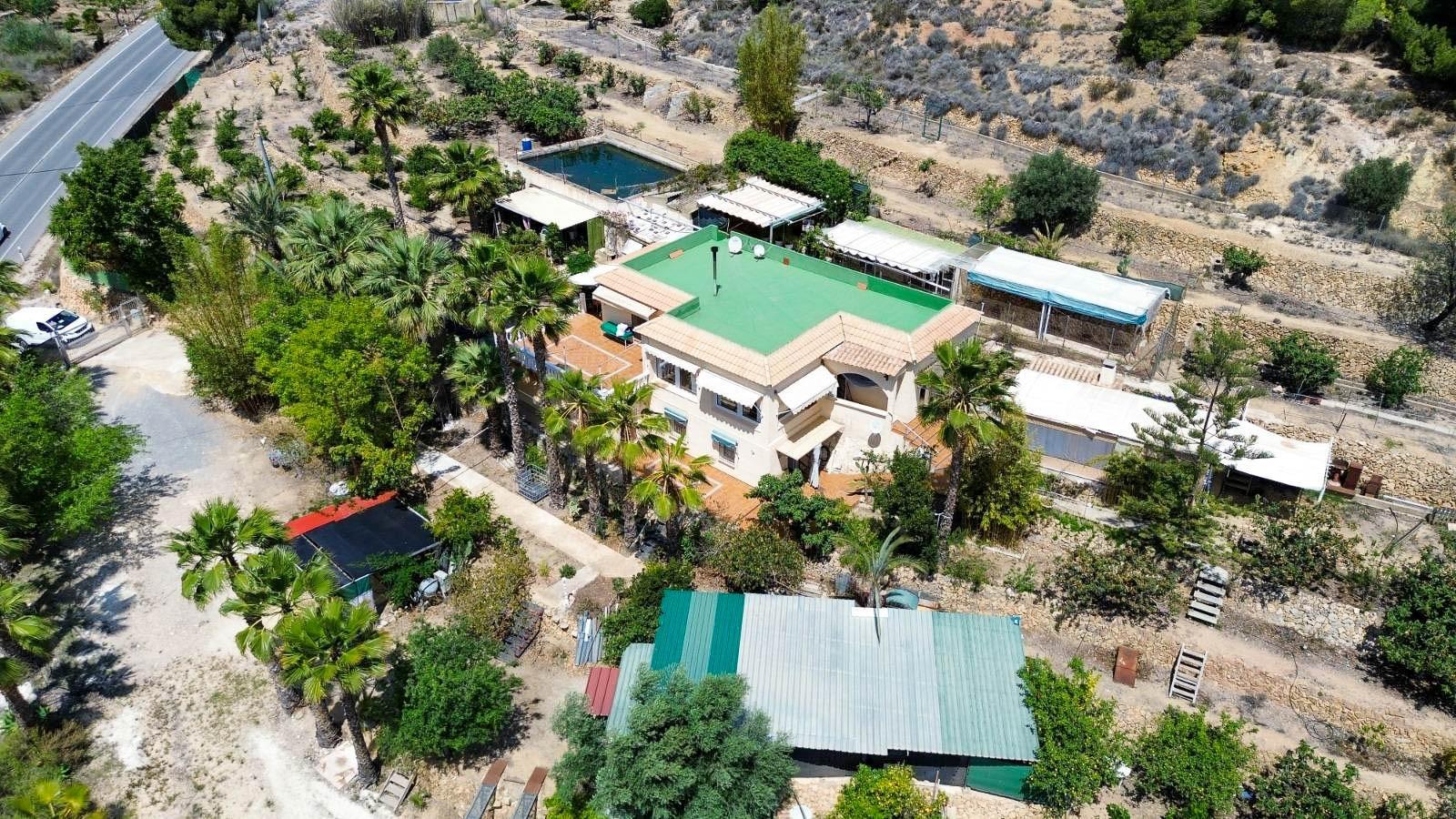 Просторная вилла с 3 отдельными жилыми зонами