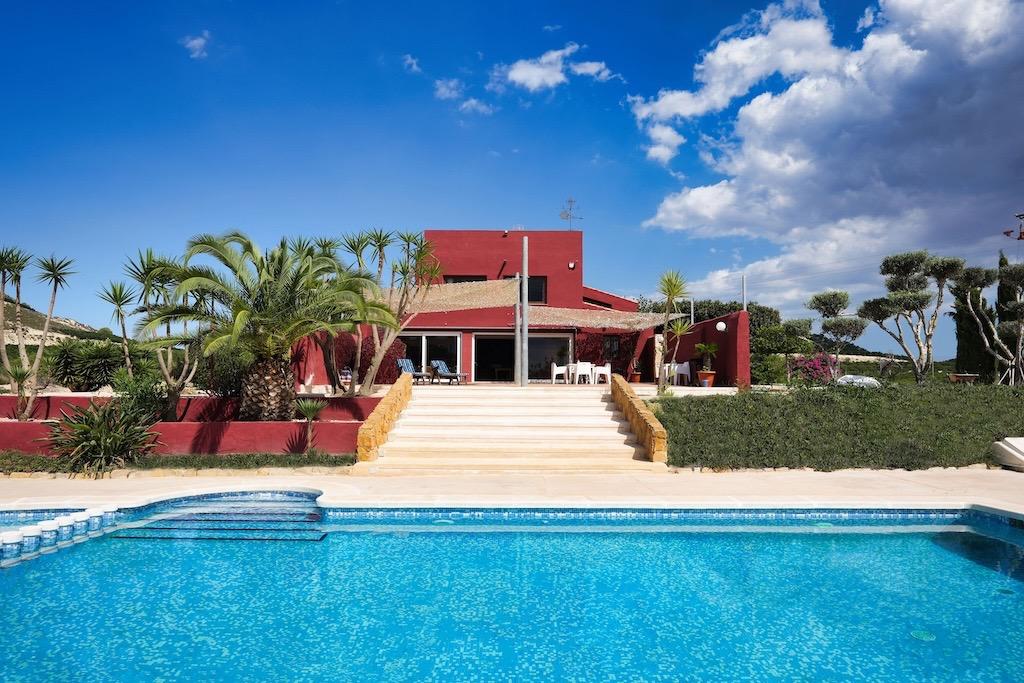 Эксклюзивная вилла с видом на водохранилище