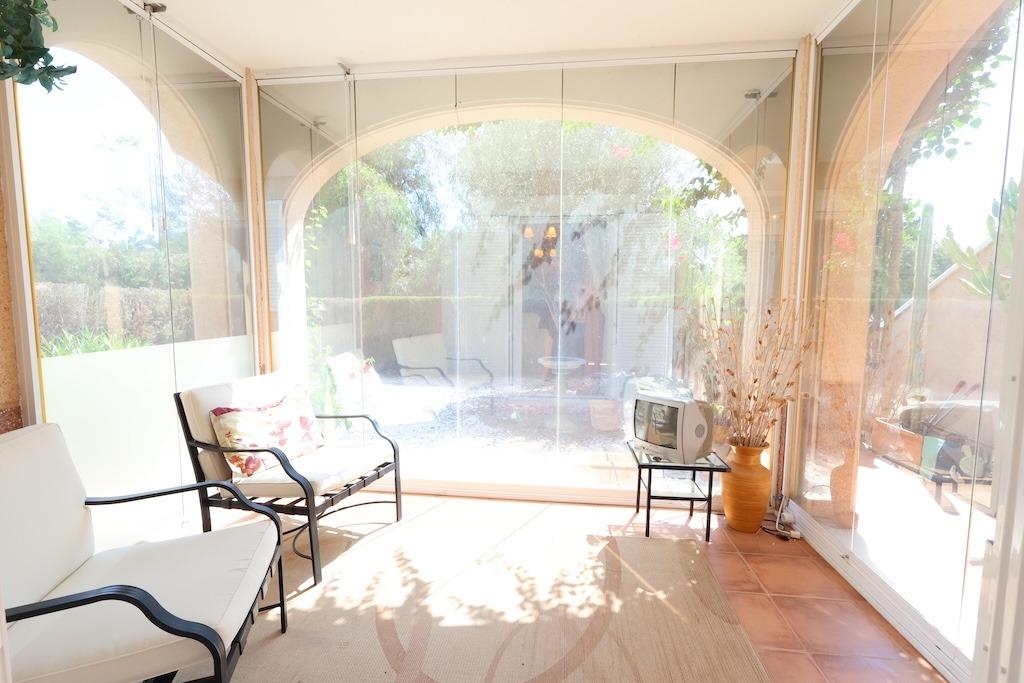 gallery image 3 of Ground-Floor Bungalow with Private Garden