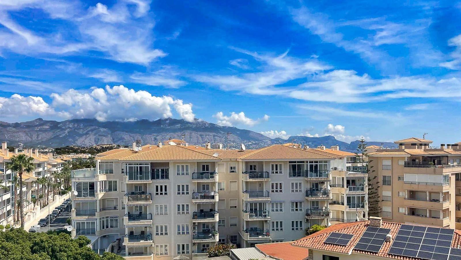 gallery image 2 of Spacious Top-Floor Apartment in Albir