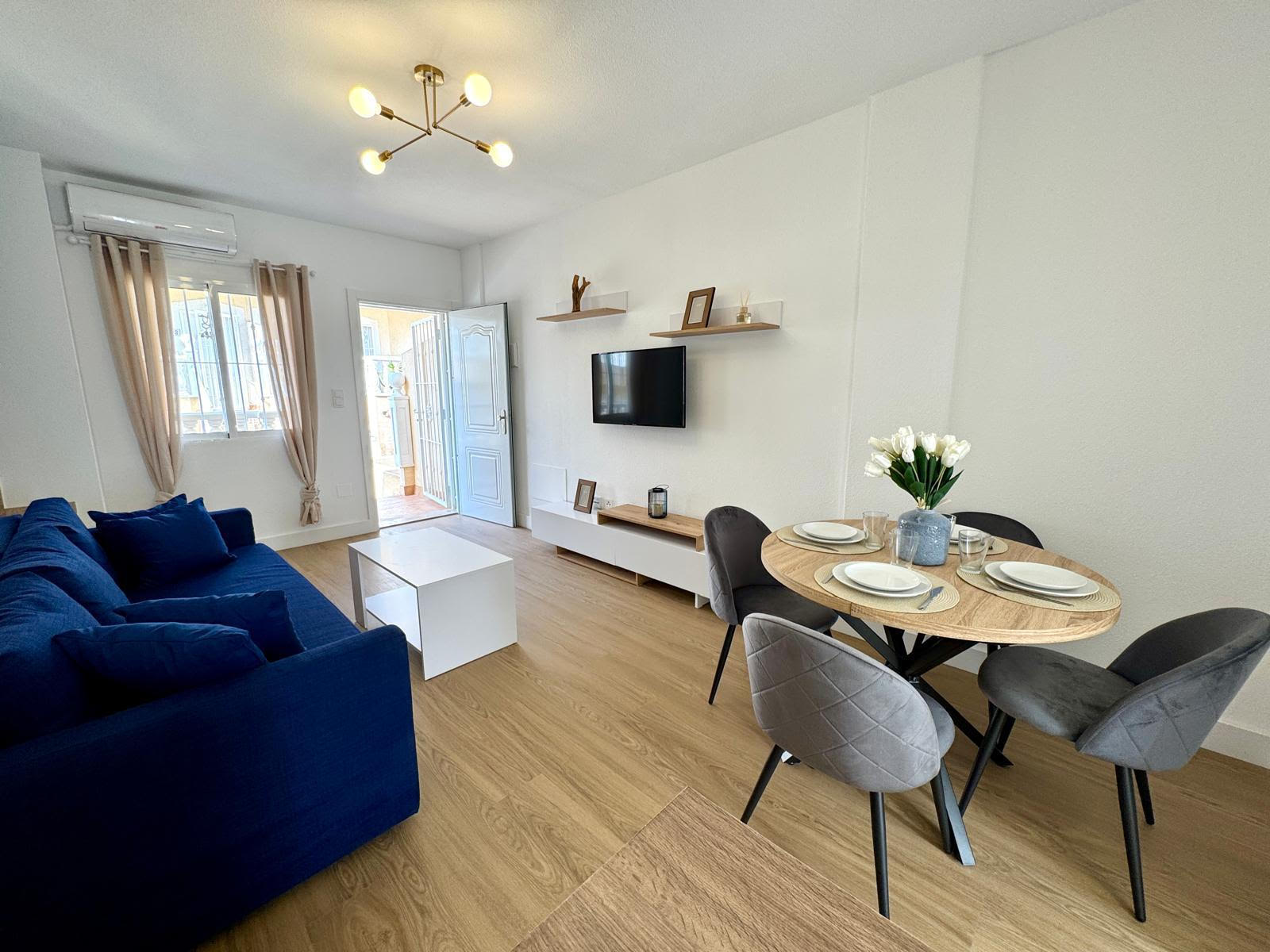 gallery image 4 of Renovated 2-Bed Apartment with Solarium, Villamartín