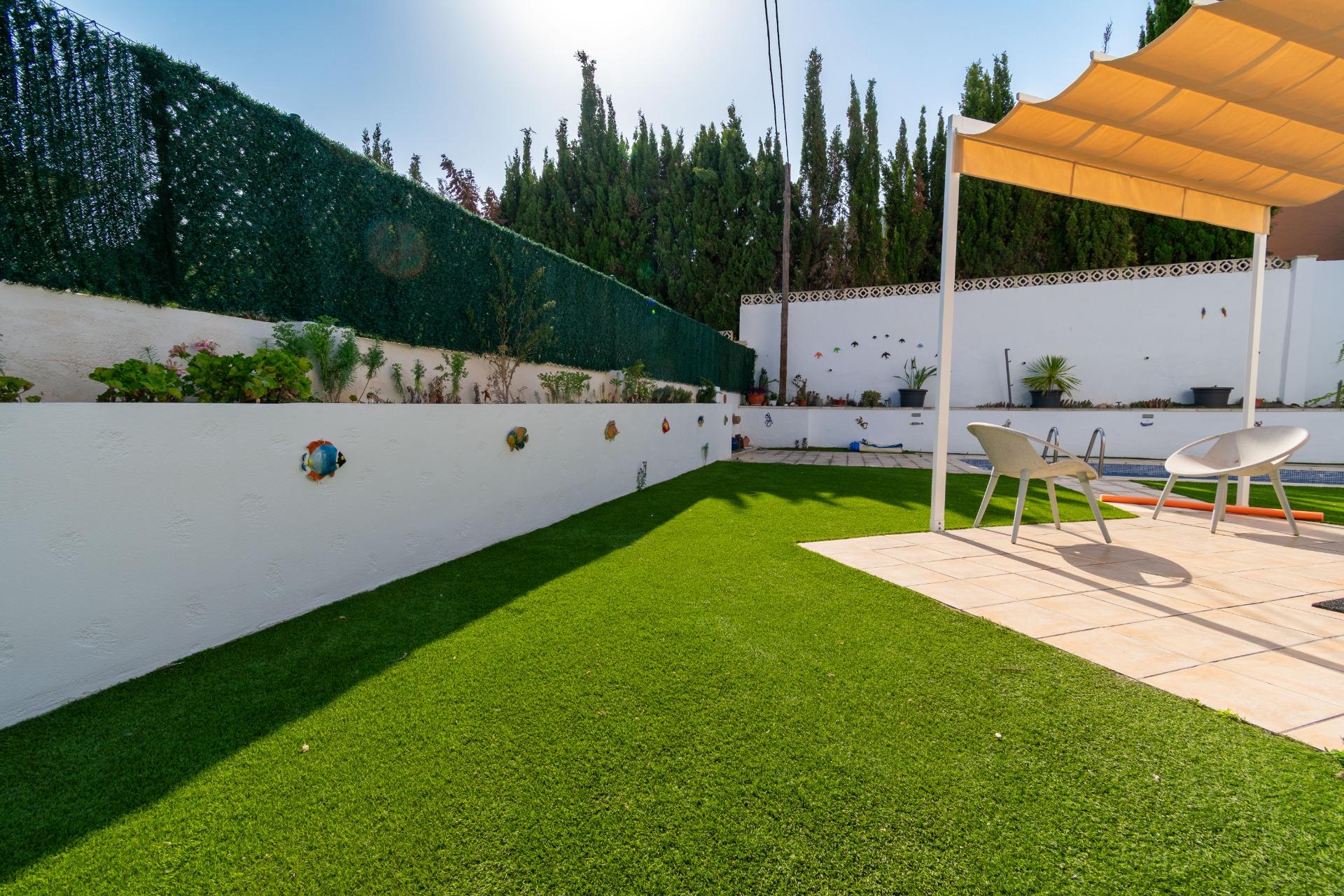 gallery image 4 of Elegant 4-Bedroom Villa in Albir