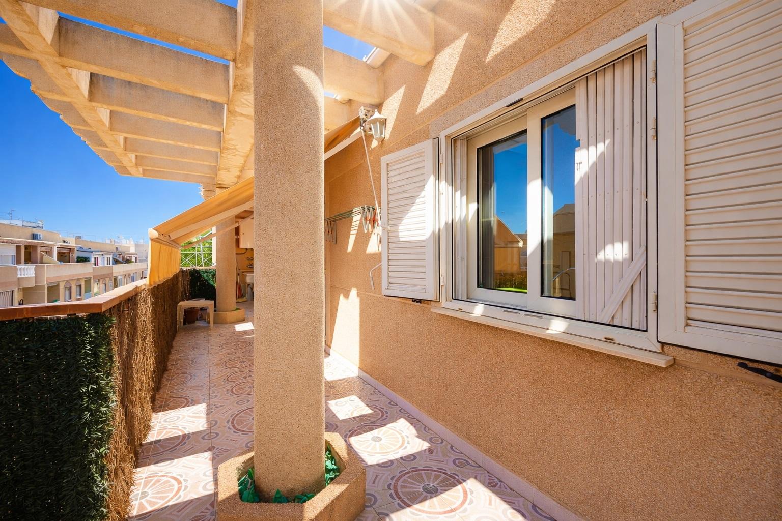 gallery image 3 of Elegant Penthouse in Torrevieja with Solarium