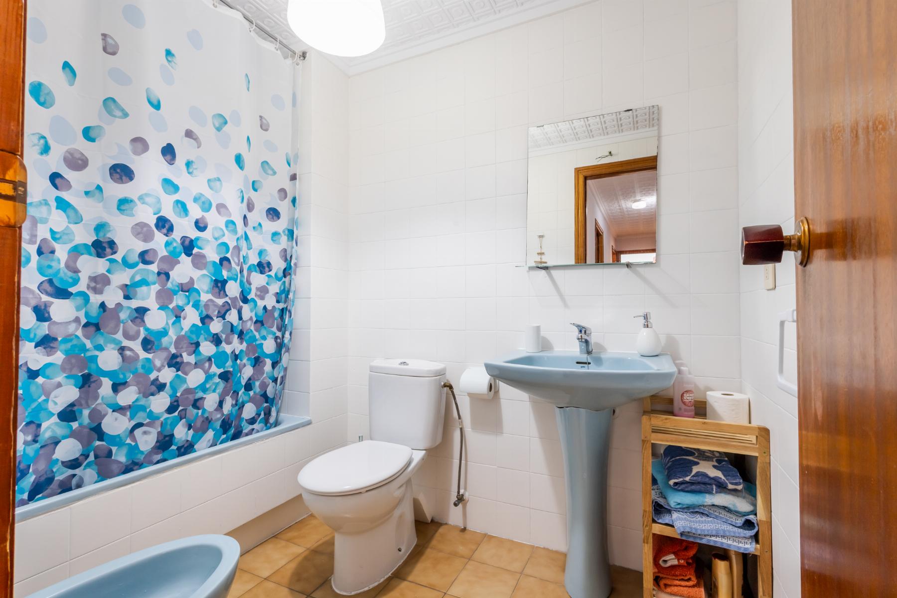 gallery image 4 of Coastal Living in Torrevieja: 3-Bed Apartment