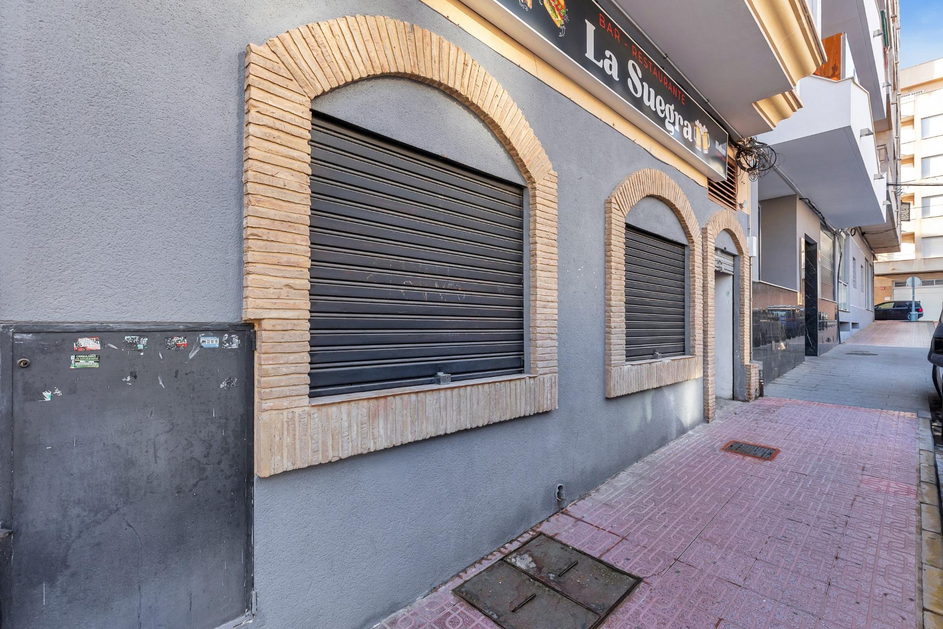 gallery image 1 of Commercial Premises in Torrevieja Center