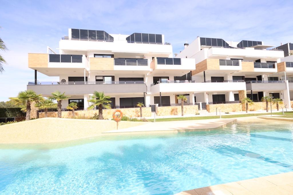 gallery image 3 of Stylish 2-Bed Apartment in Orihuela Costa