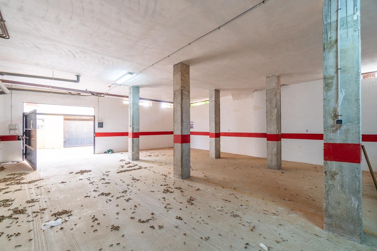 gallery image 3 of Spacious Parking Space in Cabo Roig