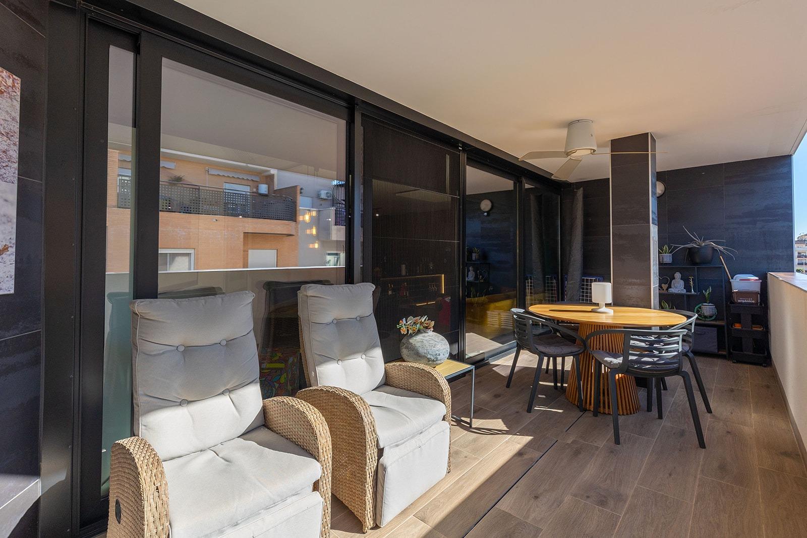 gallery image 2 of Modern Apartment with Rooftop Amenities