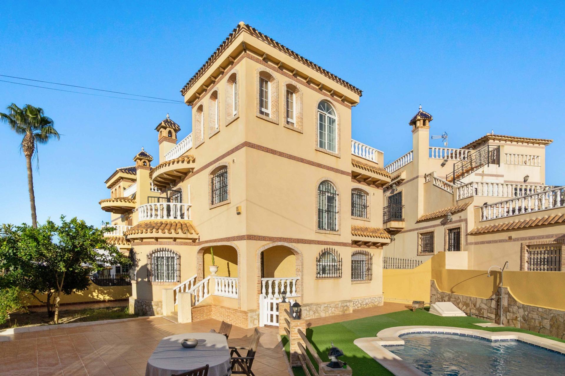 gallery image 1 of Stunning 5-Bedroom Villa in Las Mimosas, Orihuela Costa