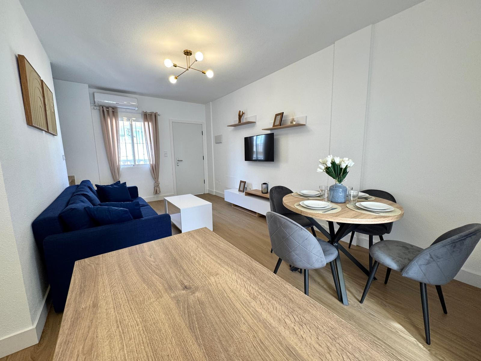 gallery image 2 of Renovated 2-Bed Apartment with Solarium, Villamartín