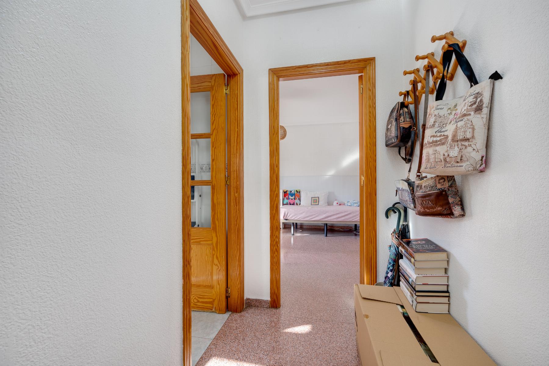 gallery image 4 of Dream Penthouse in Torrevieja: Mediterranean Oasis