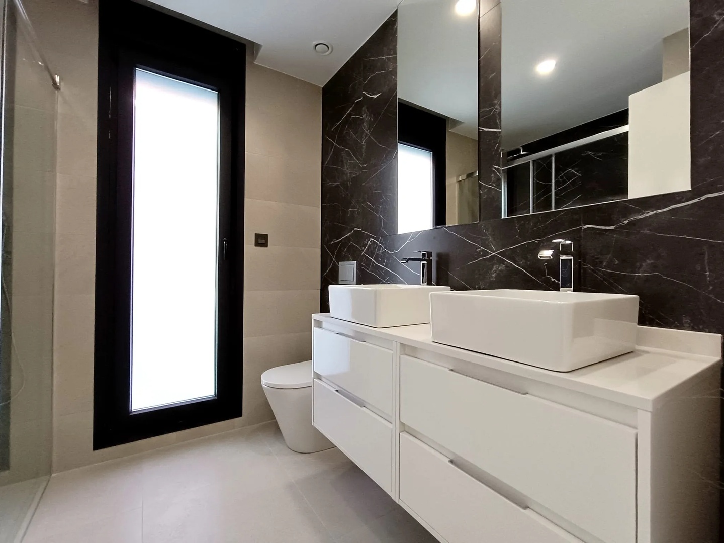 gallery image 1 of Elegant Villa in the Heart of Benijófar