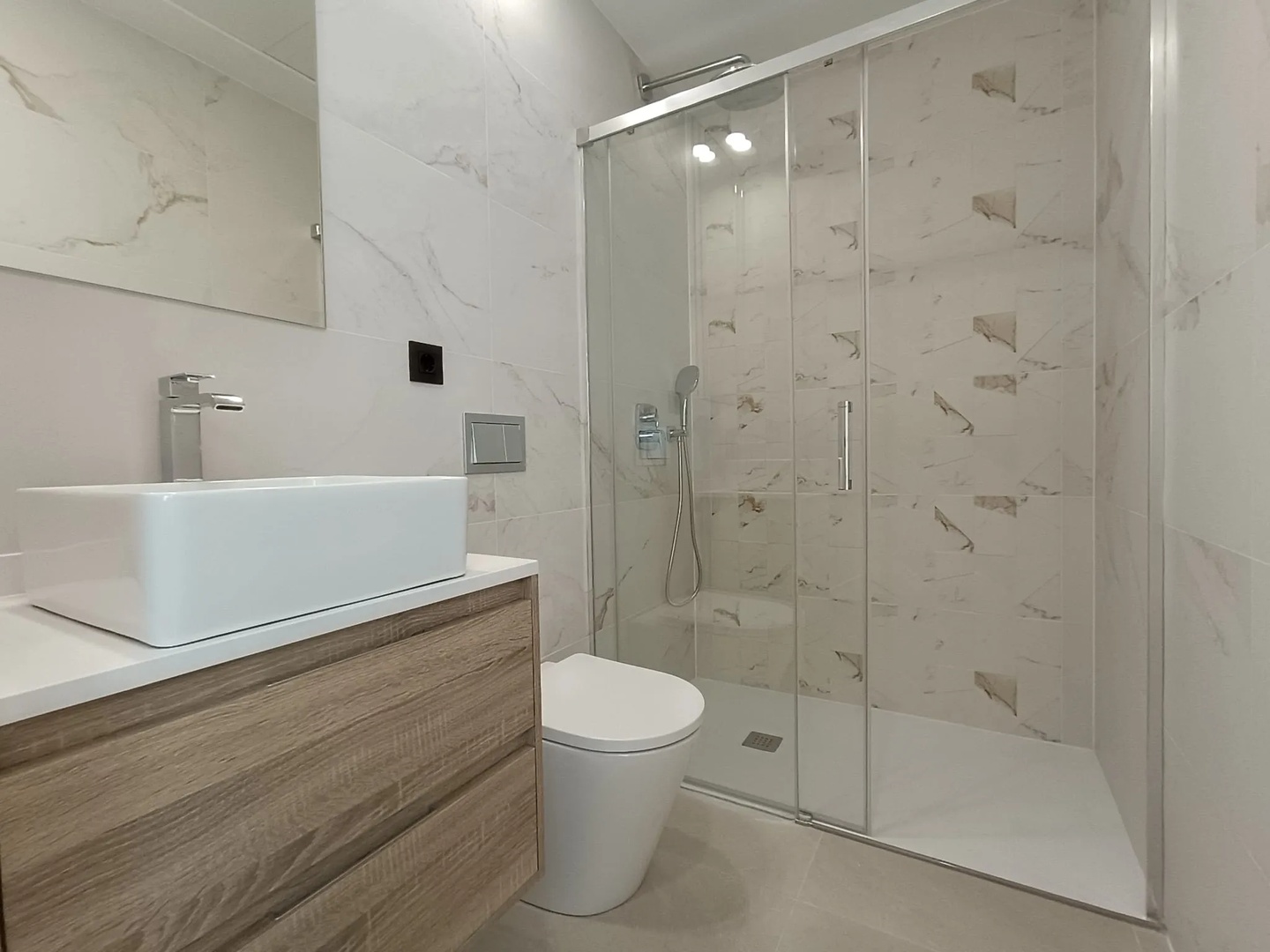 gallery image 4 of Elegant Villa in the Heart of Benijófar