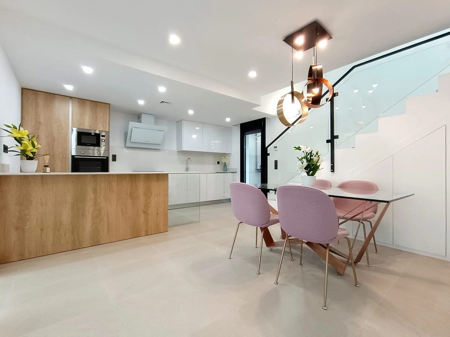 gallery image 2 of Elegant Villa in the Heart of Benijófar